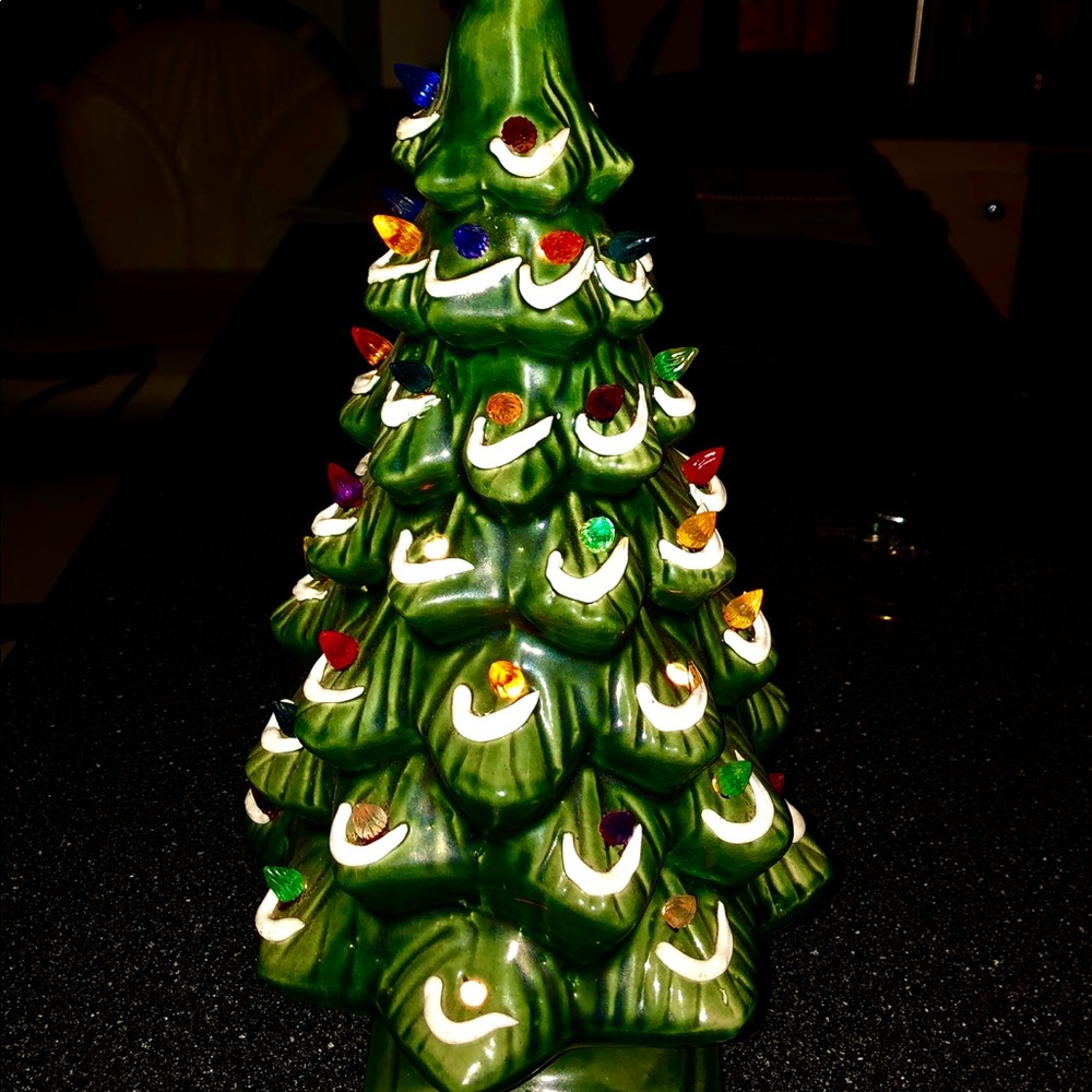 Ceramic Christmas tree w/ lights